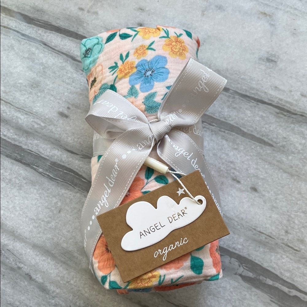 Angel Dear Organic Floral Blanket